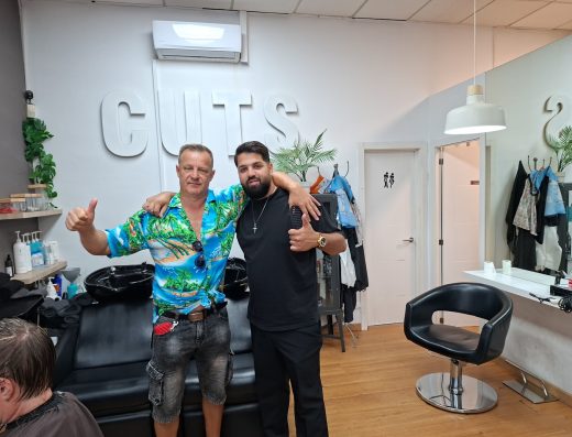 Cuts Peluquería Unisex - Foto 1
