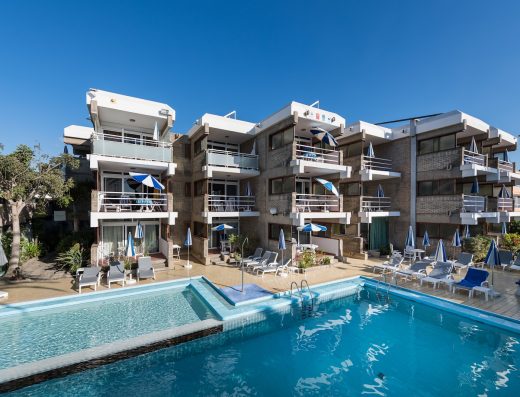 Apartamentos El Paseo