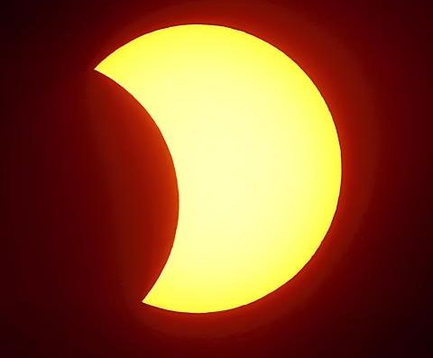 Eclipse Parcial De Sol — Imagen Oficial