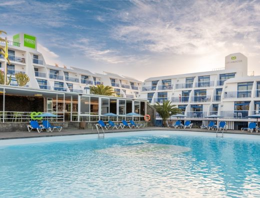 Ereza Los Hibiscos – Adults Only