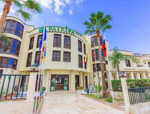 Klayman Olivina Aparthotel