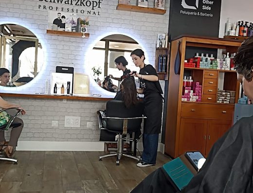 Peluquería y Barbería The Other Side