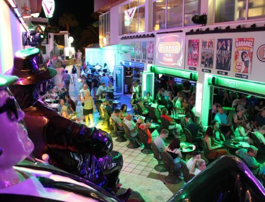Pieros Cafe