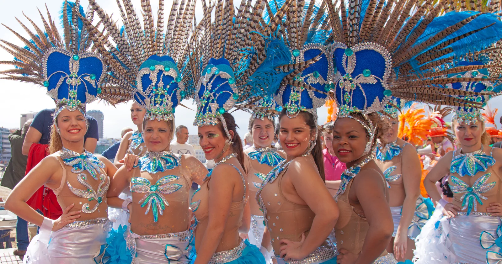 Desfile del Carnaval por la playa de Las Canteras