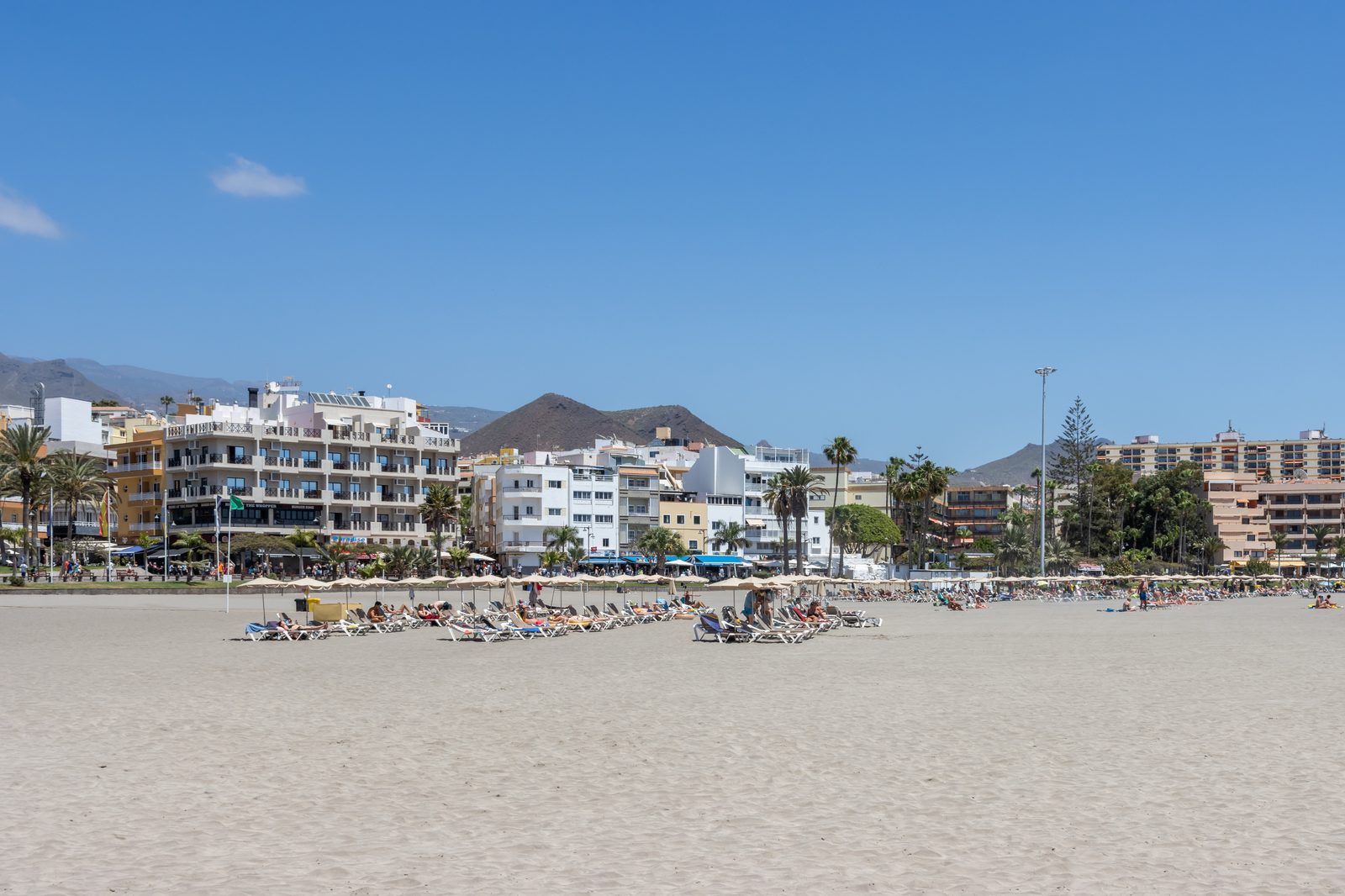 Los Cristianos (Tenerife): puerto, playas y paseo marítimo (Tenerife)
