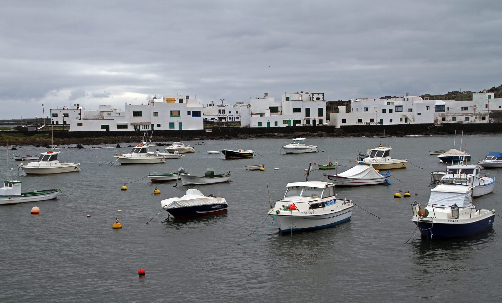 Órzola: pueblo pesquero, ferris a La Graciosa y norte de Lanzarote (Lanzarote)