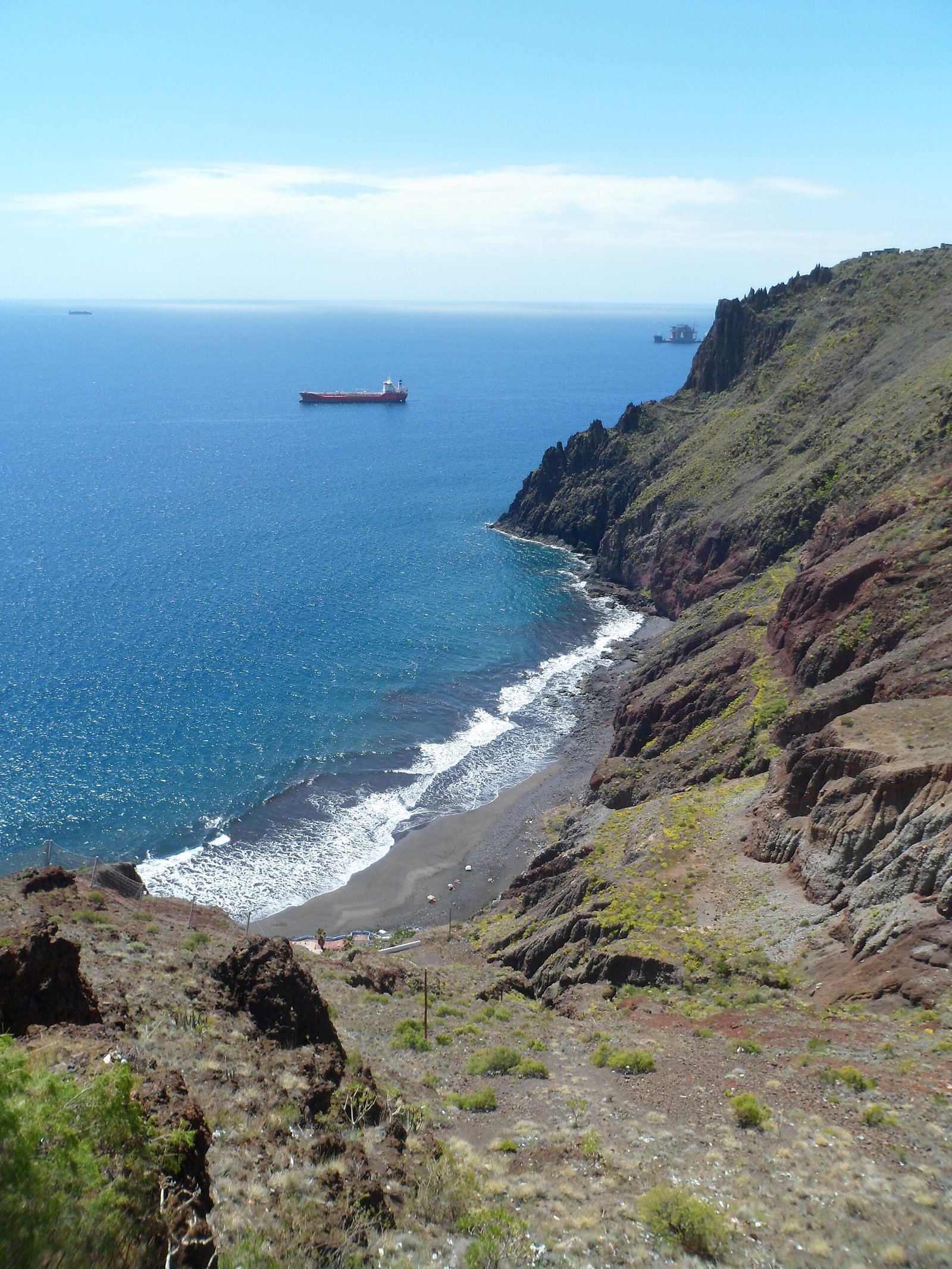 Playa de las Gaviotas (Tenerife): arena negra en Anaga (Tenerife)