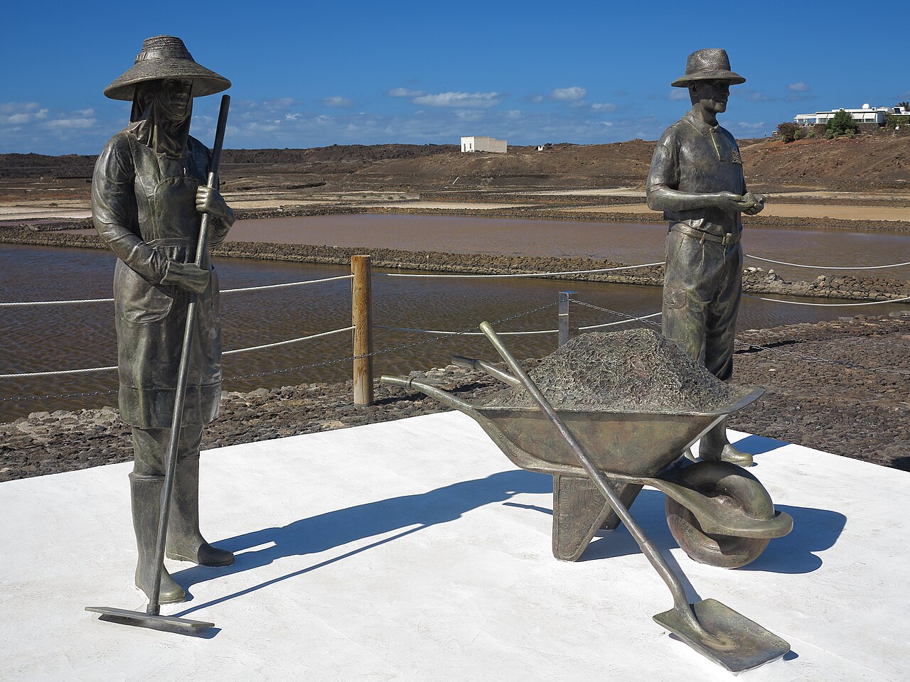 Salinas de Janubio (Lanzarote): miradores, laguna y paisaje salinero (Lanzarote)