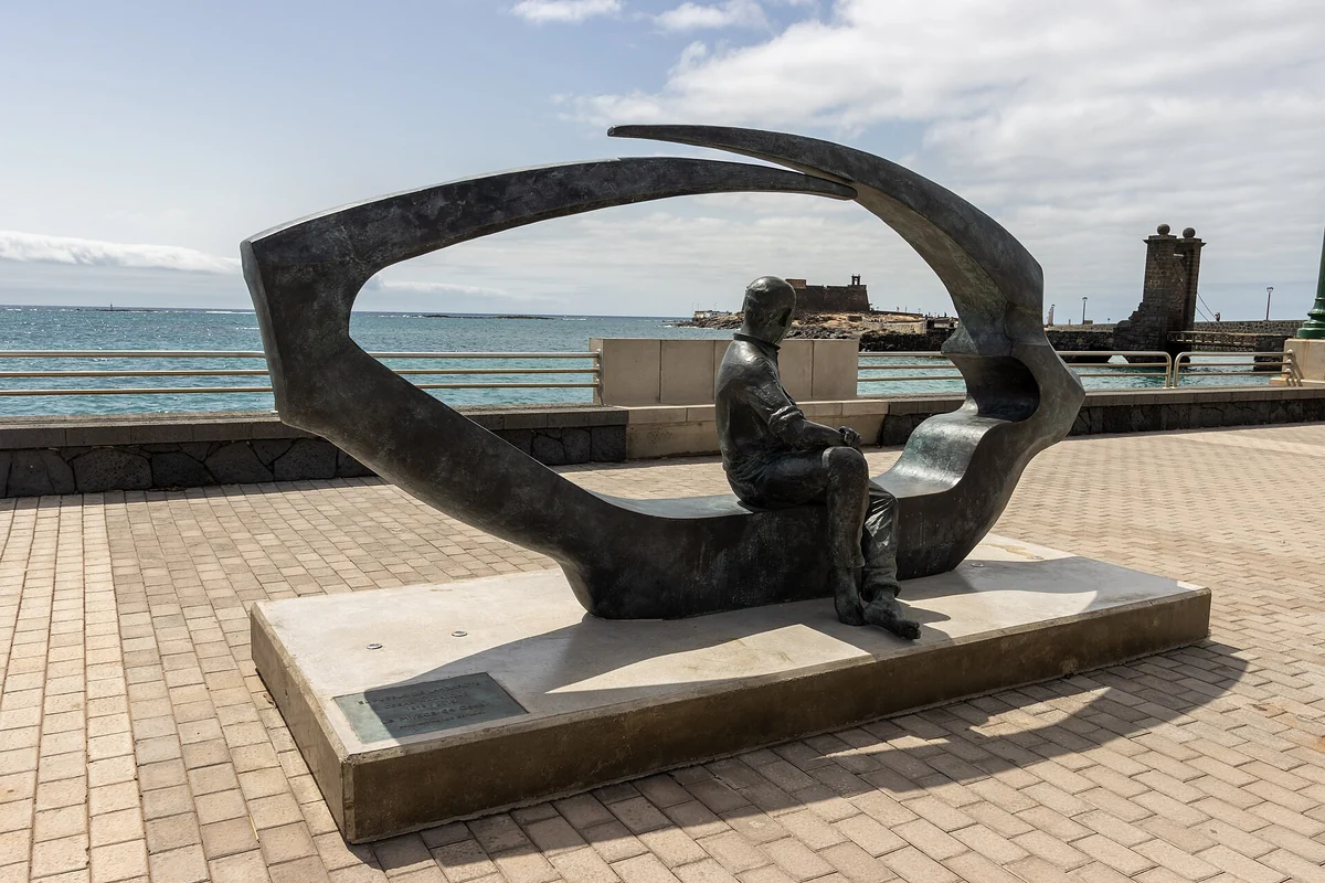 Parque Islas Canarias y la avenida, el paseo abierto de Arrecife, Arrecife