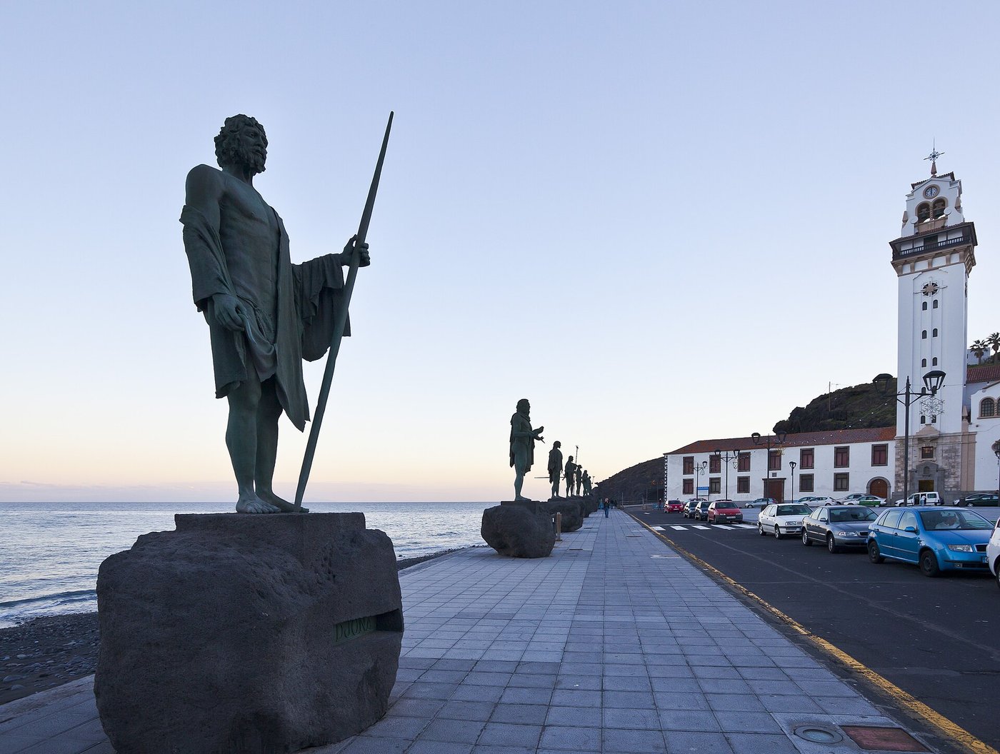 Plaza de la Patrona de Canarias y los nueve menceyes, Candelaria