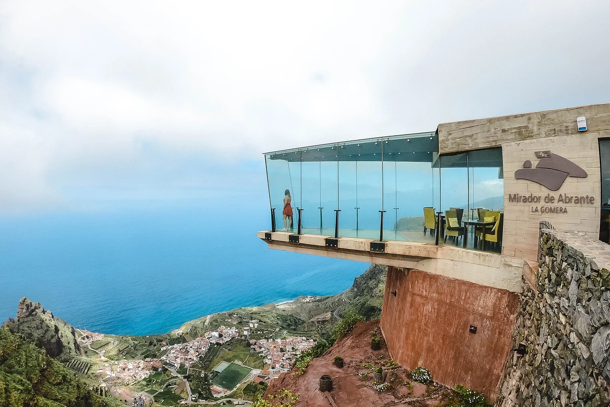 Mirador de Abrante, Agulo bajo tus pies y el Teide enfrente, La Gomera