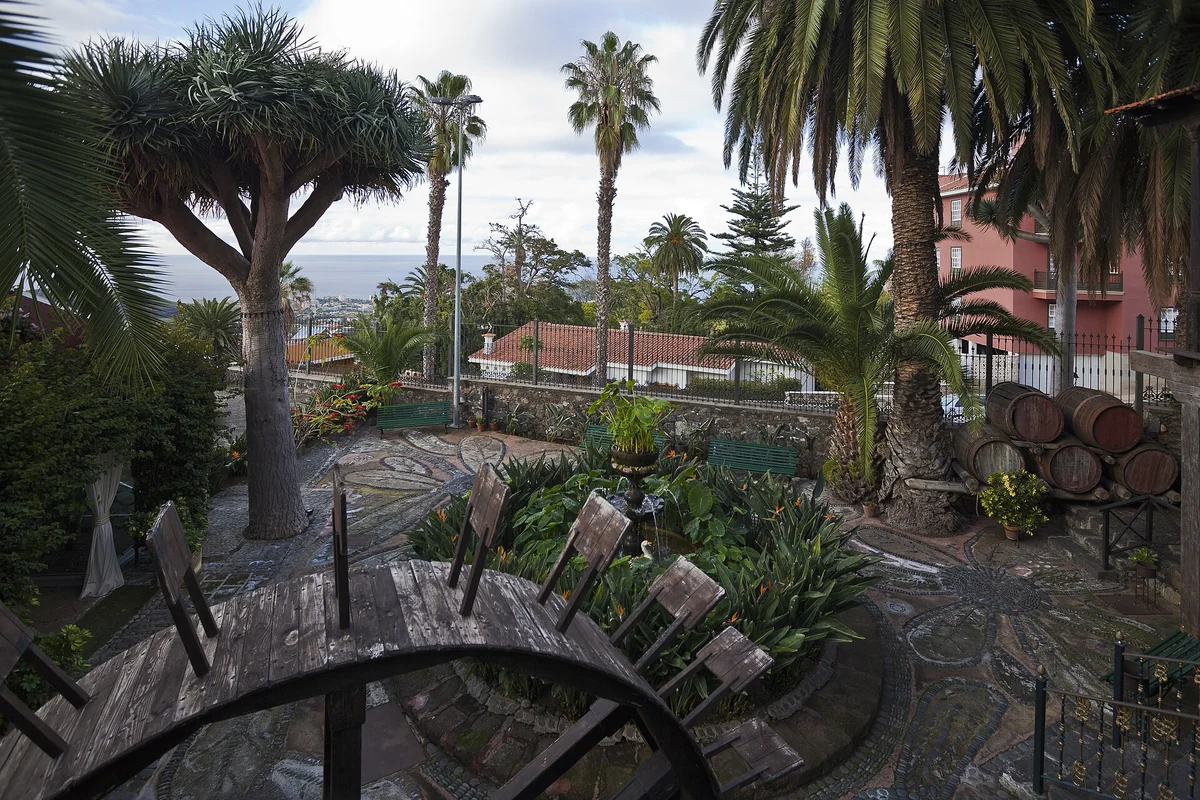 La Orotava, balcones, jardines y vista al valle, Tenerife