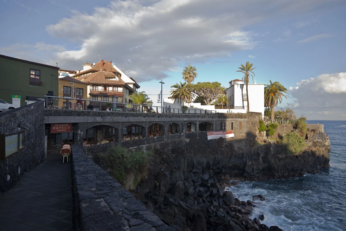 Puerto de la Cruz, la ciudad turística del norte verde, Tenerife