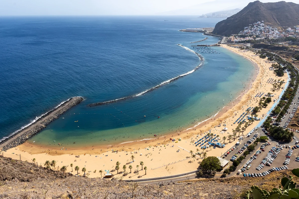 Las Teresitas, la playa clara de Santa Cruz, Tenerife